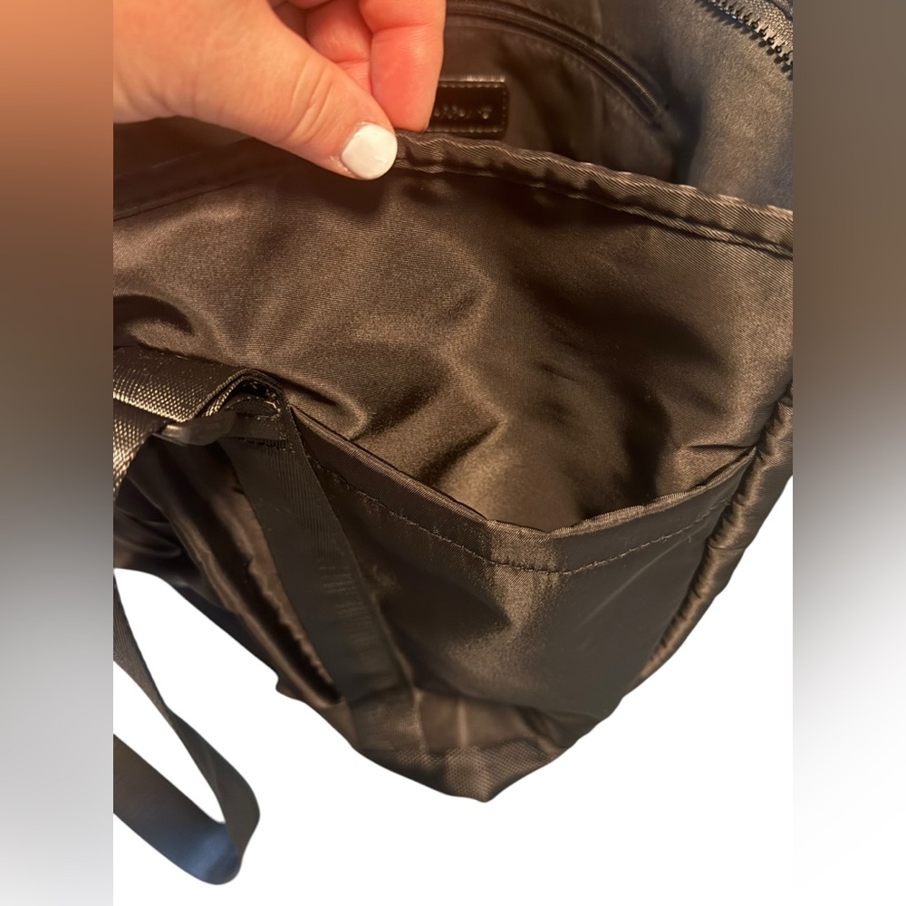 BearPaw Black Nylon Tote Bag with Front Drawstring Pocket Travel Work - Picture 9 of 11